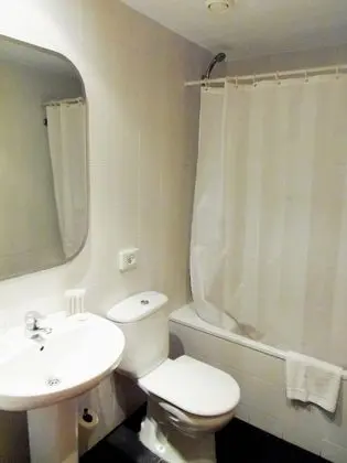 Economy Basic Twin Room (1 or 2 pax)
