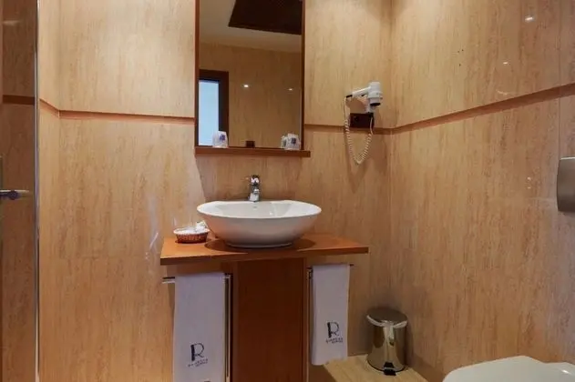 Tek Büyük Yataklı Oda, Balkon