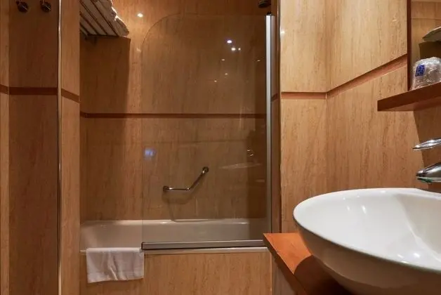 Tek Büyük Yataklı Oda, Balkon