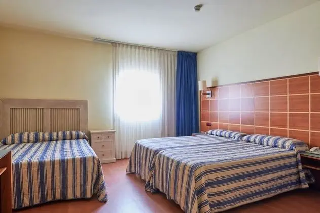 Üç Kişilik Oda