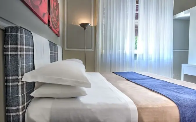 Standard Tek Büyük Yataklı Oda