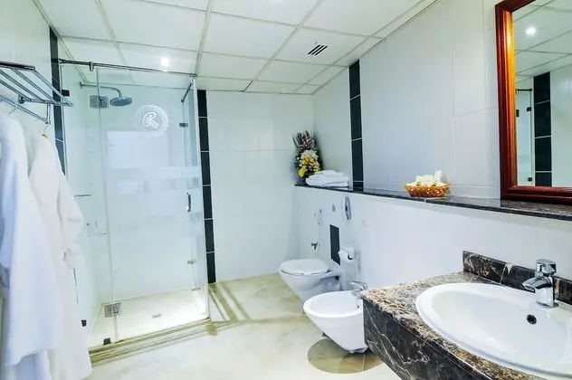 Deluxe Double ( Single and double occupancy )