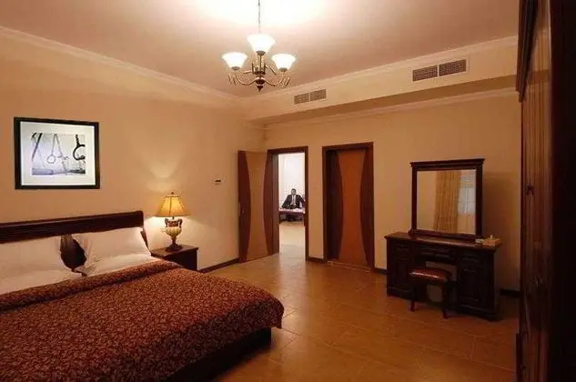 Suit Three Bedrooms