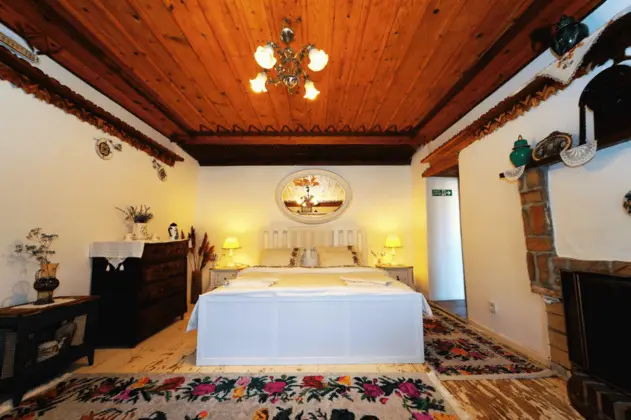 Şömineli Konak Oda, Köy Manzaralı, Balkon veya Teraslı