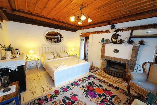 Şömineli Konak Oda, Köy Manzaralı, Balkon veya Teraslı