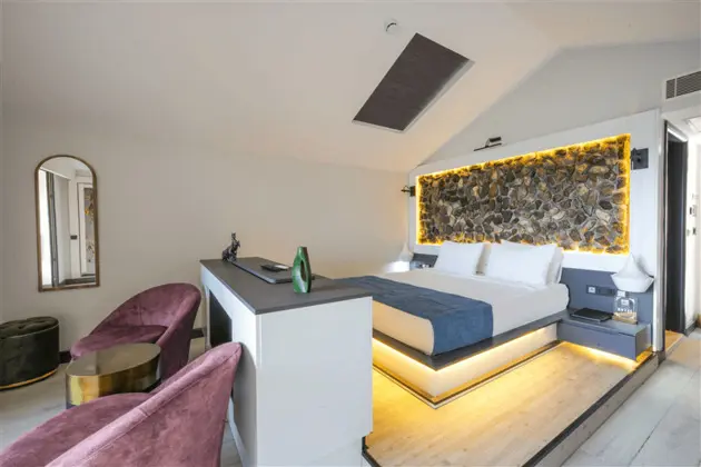 Deluxe Jakuzili Deniz Manzaralı Oda