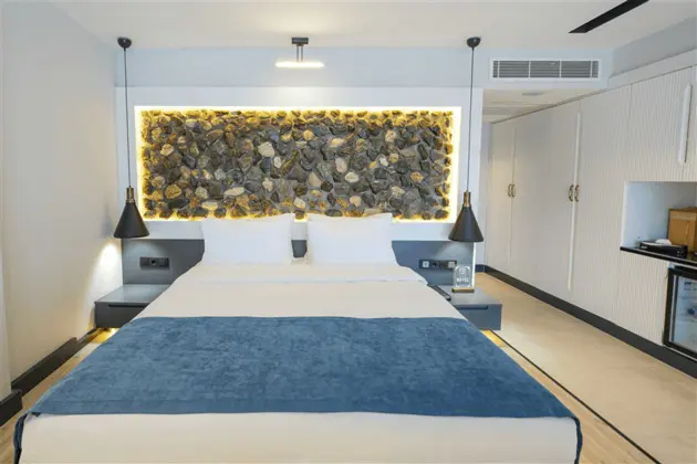 Deluxe Kısmi Deniz Manzaralı