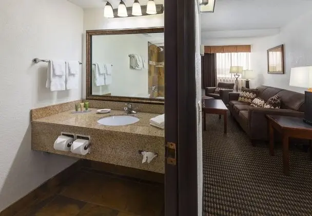 Süit, 1 Tek Kişilik Yatak (Executive Double-Queen, Alcove Suite)