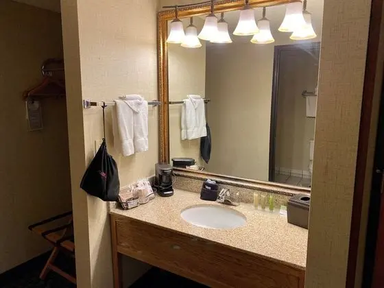 Oda, 2 Büyük (Queen) Boy Yatak