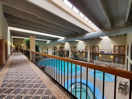 Oda, 2 Büyük (Queen) Boy Yatak, Havuz Kenarı (2nd Floor)