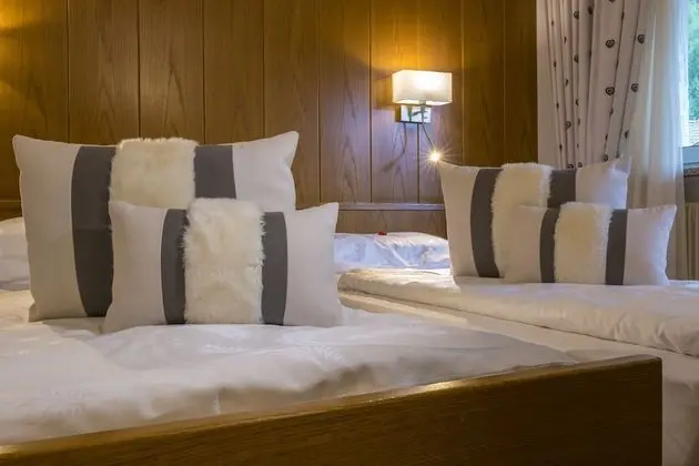 Tek Büyük veya İki Ayrı Yataklı Oda, Balkon