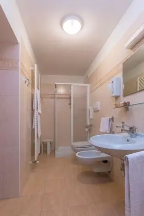 Tek Büyük veya İki Ayrı Yataklı Oda, Balkon