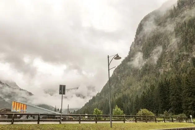 Tek Büyük Yataklı Oda, Balkon