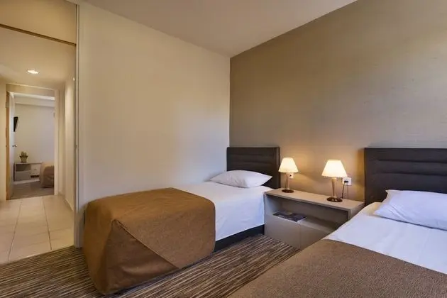 Renovated Mini Apartment for Six