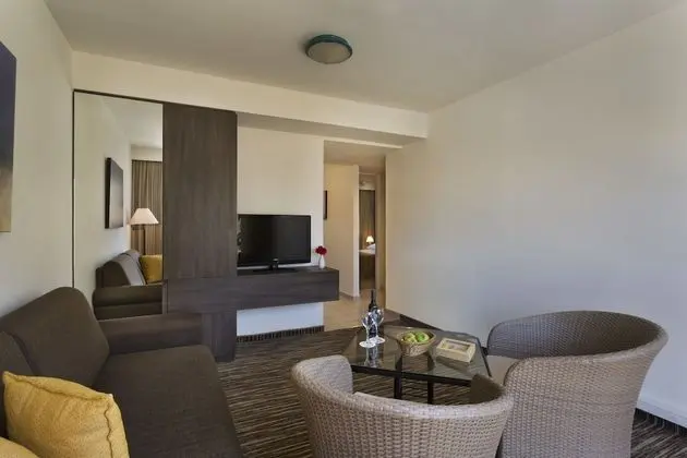 Renovated Mini Apartment for Six