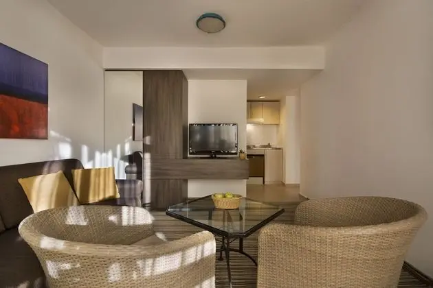 Renovated Mini Apartment for Six