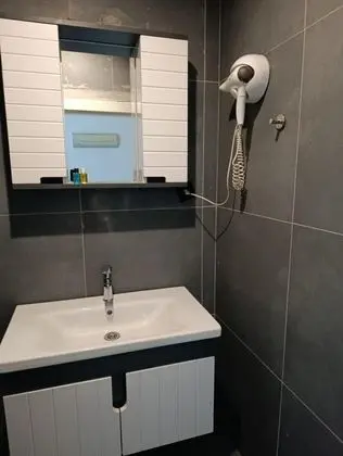 https://images.odamax.com/img/1024x768/odamax/image/upload/Ramona_Kale_Hotel_202603181739162_banyo_2.jpeg