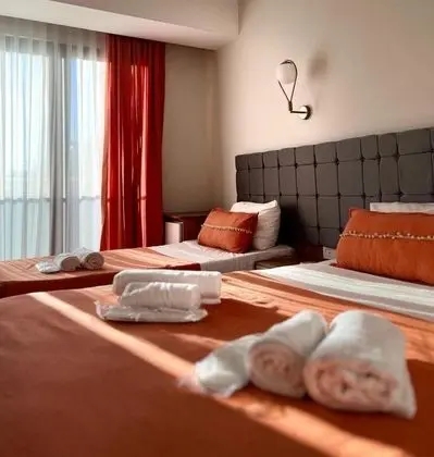 https://images.odamax.com/img/1024x768/odamax/image/upload/Ramona_Lara_Hotel_202603162152280_room_3.jpeg