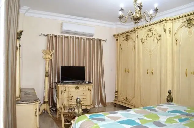 Queen Double Room (Private Bathroom)