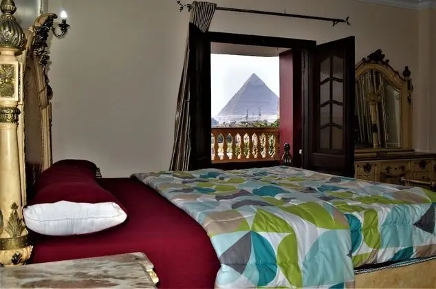Queen Double Room (Private Bathroom)