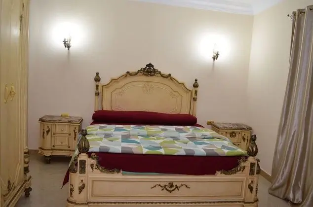 Queen Double Room (Private Bathroom)