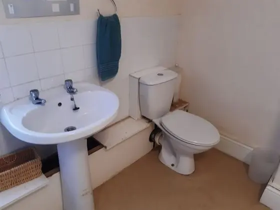 Basic İki Ayrı Yataklı Oda, Ortak Banyo
