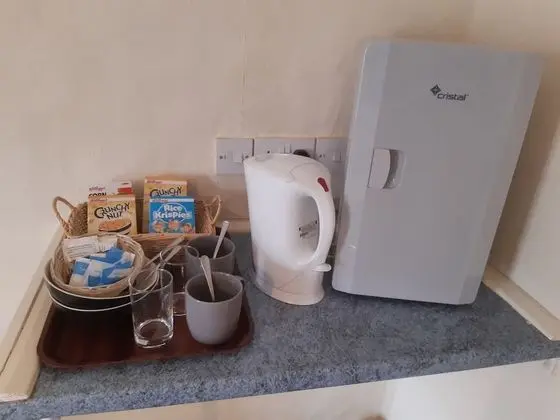 Basic İki Ayrı Yataklı Oda, Ortak Banyo