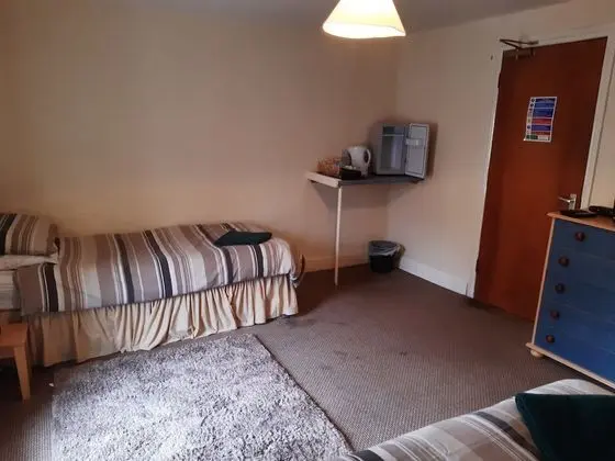 Basic İki Ayrı Yataklı Oda, Ortak Banyo