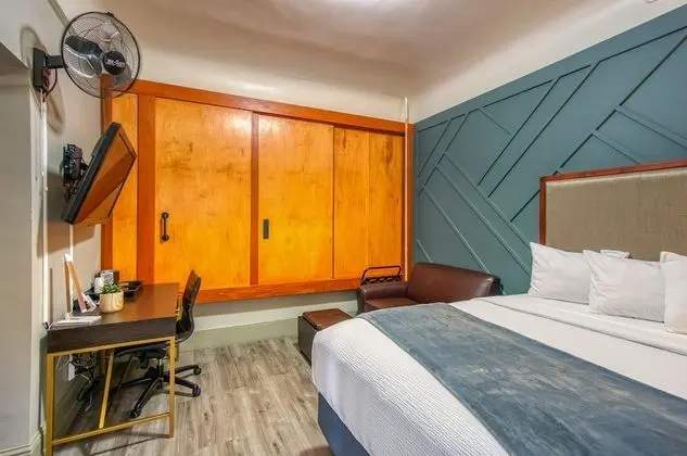 1 Queen Bed with Sofa Bed, Shared Bathroom
