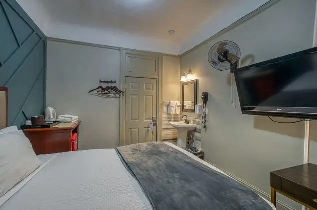 1 Queen Bed with Sofa Bed, Shared Bathroom