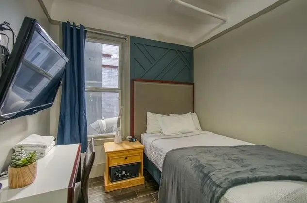 Run of House 1 Queen Bed, Shared Bathroom