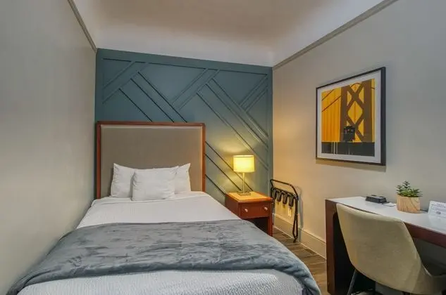 Run of House 1 Queen Bed, Shared Bathroom