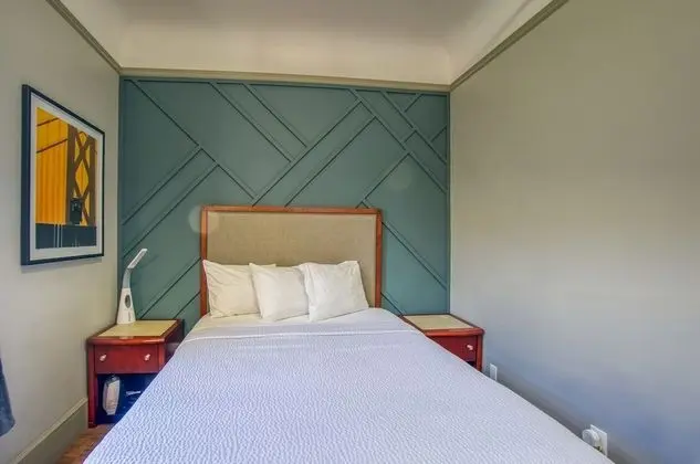 Run of House 1 Queen Bed, Shared Bathroom