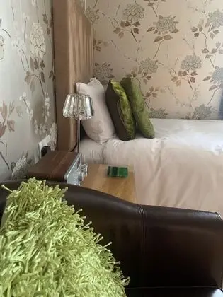 İki Ayrı Yataklı Oda, Banyolu/Duşlu