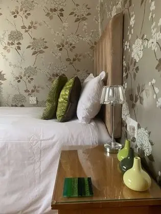 İki Ayrı Yataklı Oda, Banyolu/Duşlu