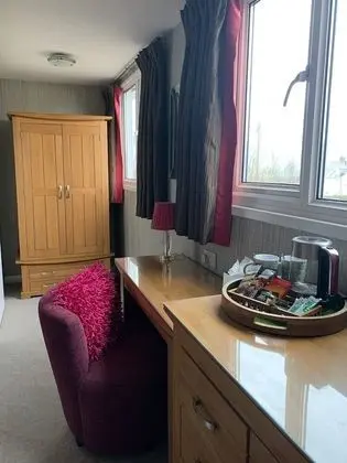 Tek Büyük Yataklı Oda, Banyolu/Duşlu