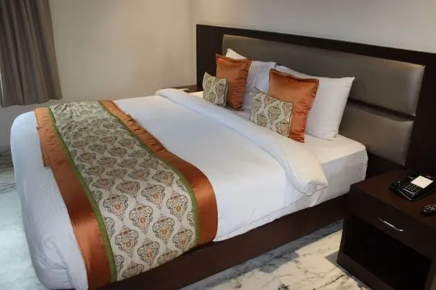 Deluxe Tek Büyük Yataklı Oda, 1 En Büyük (King) Boy Yatak, Sigara İçilmez, Dağ Manzaralı