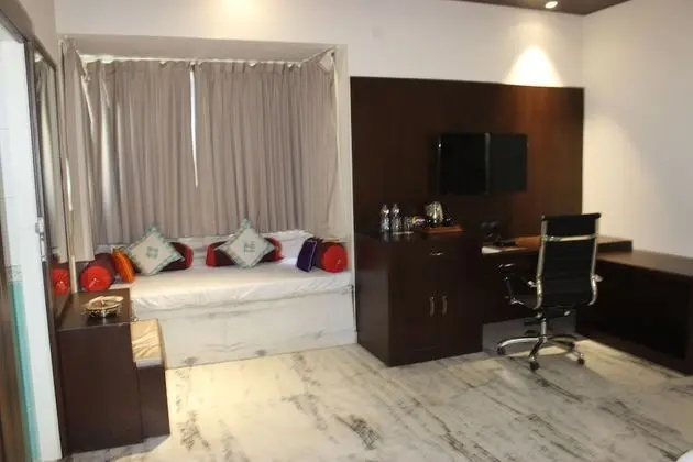 Deluxe Tek Büyük Yataklı Oda, 1 En Büyük (King) Boy Yatak, Sigara İçilmez, Dağ Manzaralı