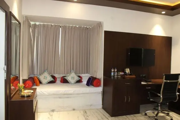 Deluxe Tek Büyük Yataklı Oda, 1 En Büyük (King) Boy Yatak, Sigara İçilmez, Dağ Manzaralı