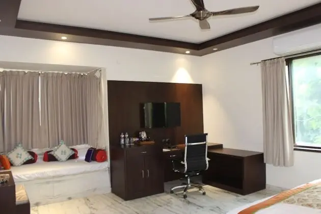 Deluxe Tek Büyük Yataklı Oda, 1 En Büyük (King) Boy Yatak, Sigara İçilmez, Dağ Manzaralı