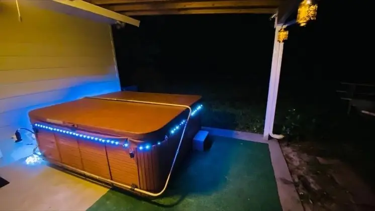 Ev