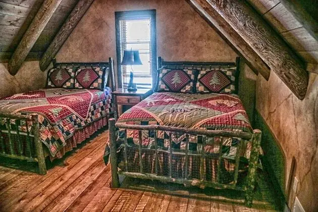 Kulübe (The Bear's Den)