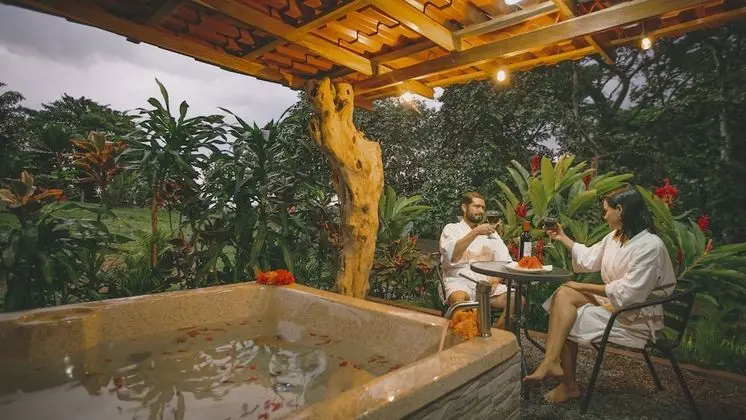 Deluxe Oda, 1 En Büyük (King) Boy Yatak