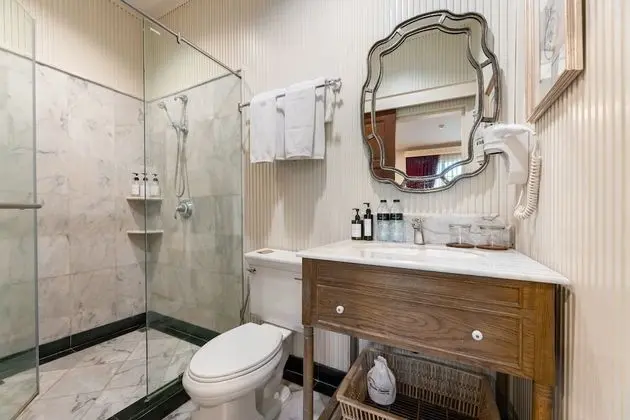 Deluxe Pool Access Room