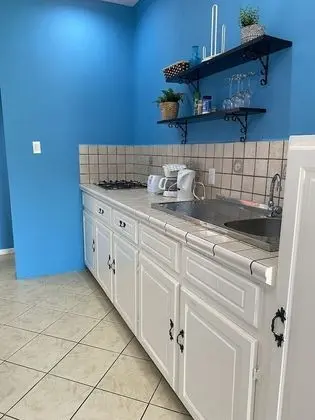 Stüdyo, Havuz Manzaralı