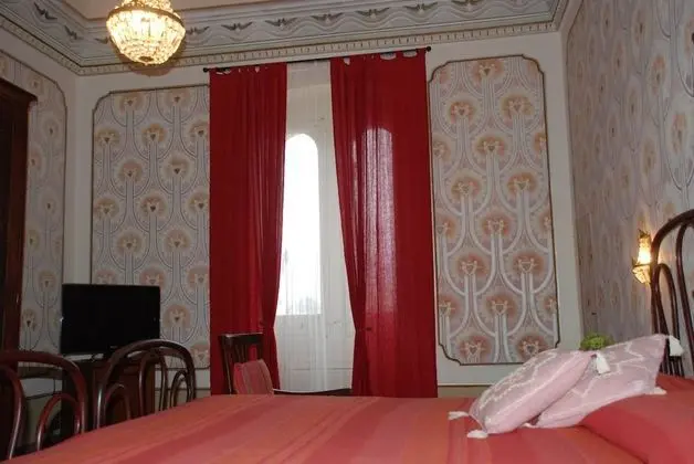 Tek Büyük veya İki Ayrı Yataklı Oda