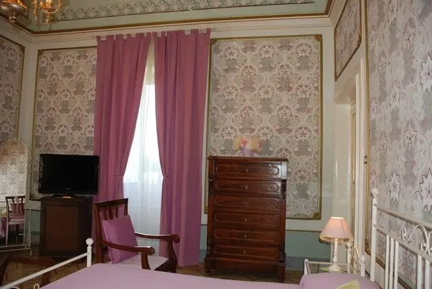 Üç Kişilik Oda