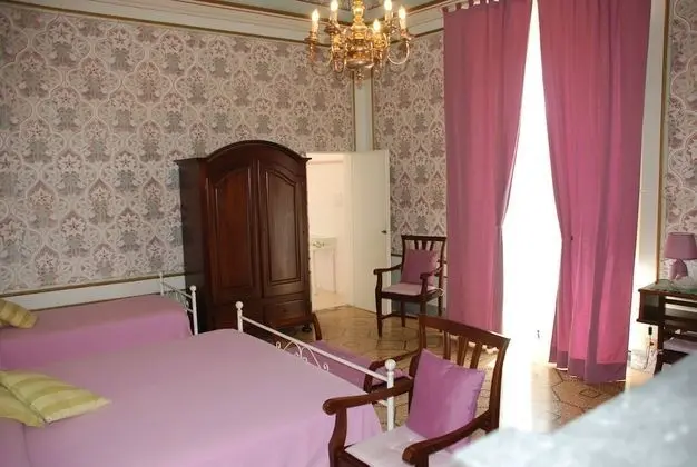 Üç Kişilik Oda
