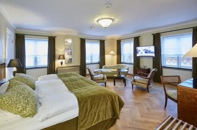 Classic Süit (Antique Room)