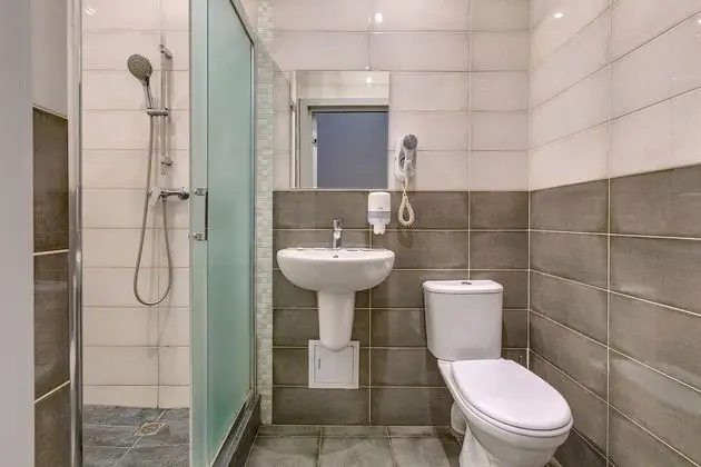 Basic Tek Büyük Yataklı Oda